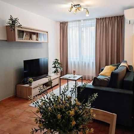 Peaceful Victory Square Home Timisoara Exterior photo